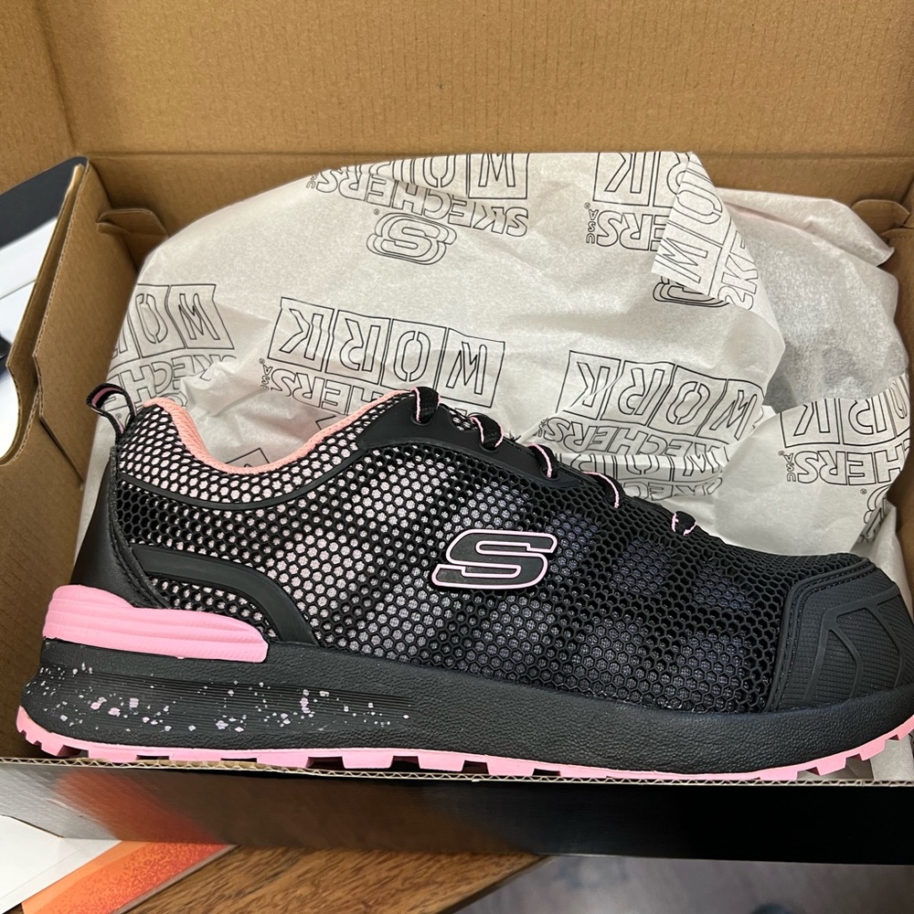 Skechers women’s Bulklin-Lyndale industrial shoe